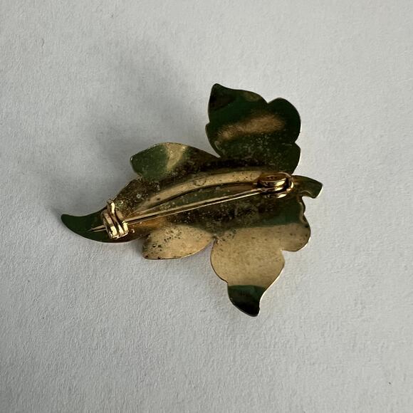 Vintage Gold Tone Leaf Brooch with Small Pearl Accent - Picture 5 of 5